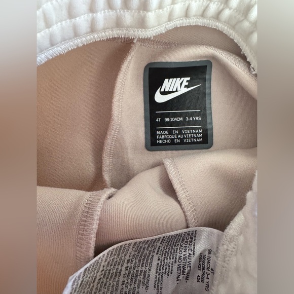 Toddler Nike Sweatsuit - Picture 12 of 13